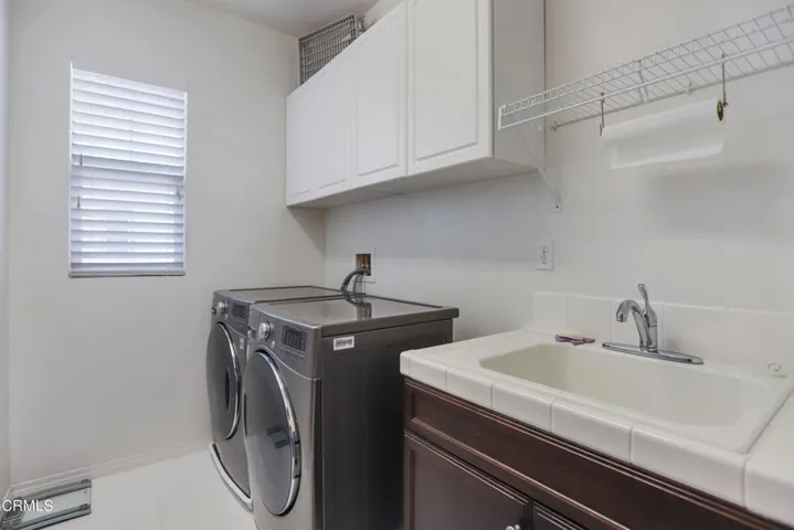 Full Laundry with Farm - Large sink
