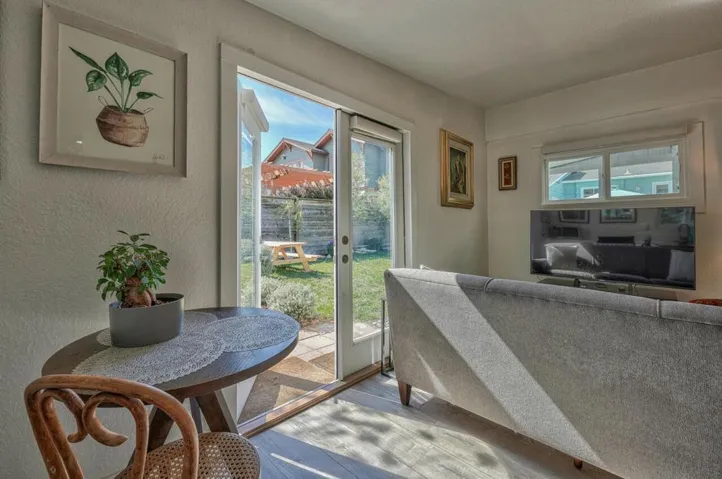 1022 Del Monte Boulevard, Pacific Grove, California 93950