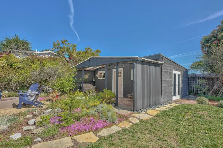 1022 Del Monte Boulevard, Pacific Grove, California 93950