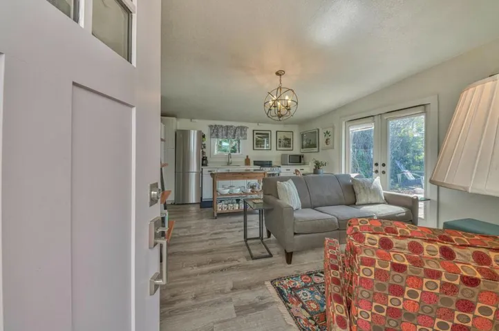 1022 Del Monte Boulevard, Pacific Grove, California 93950