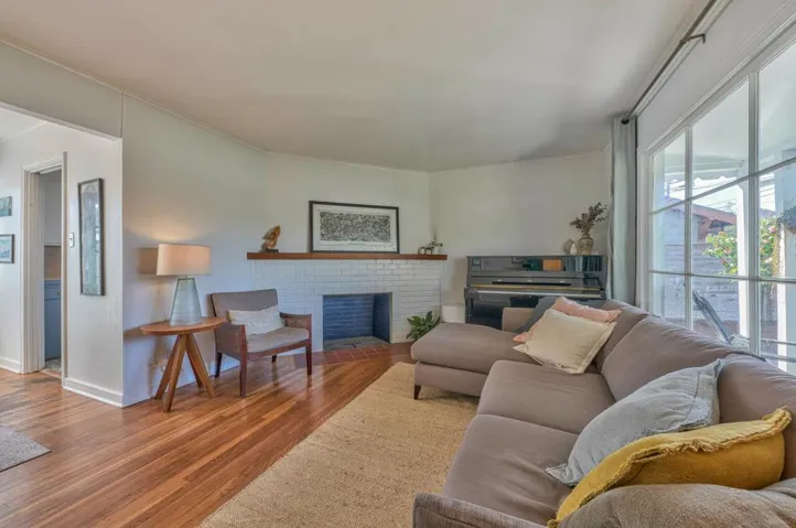1022 Del Monte Boulevard, Pacific Grove, California 93950