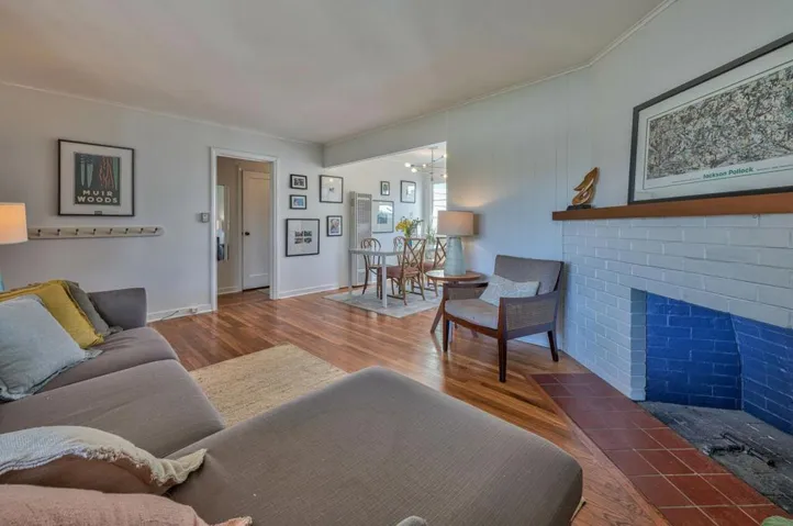 1022 Del Monte Boulevard, Pacific Grove, California 93950