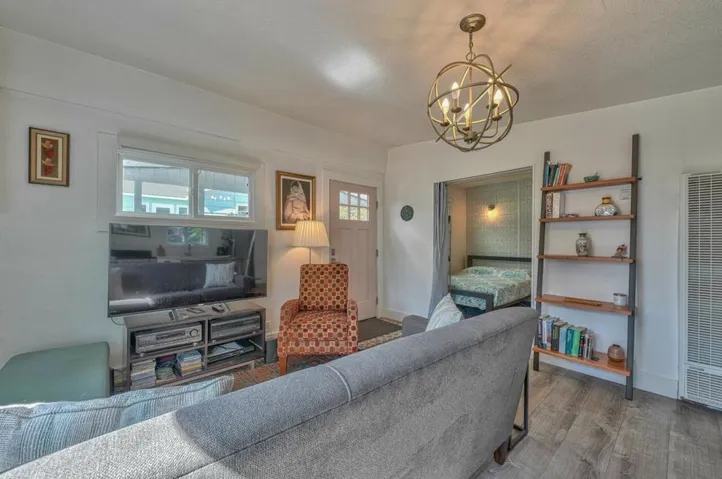 1022 Del Monte Boulevard, Pacific Grove, California 93950