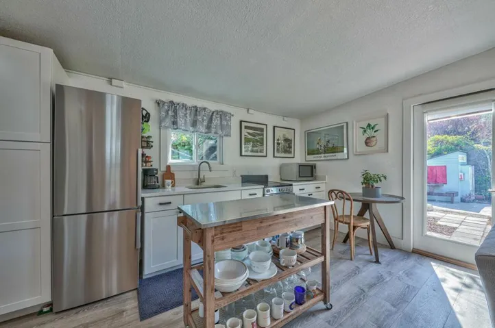 1022 Del Monte Boulevard, Pacific Grove, California 93950