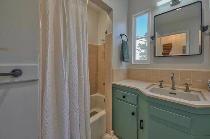 1022 Del Monte Boulevard, Pacific Grove, California 93950