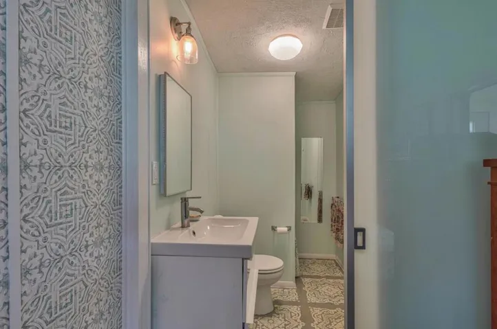 1022 Del Monte Boulevard, Pacific Grove, California 93950