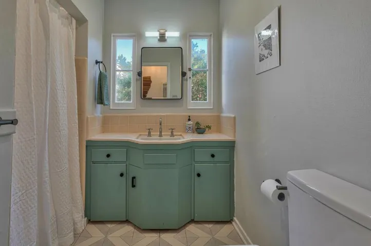 1022 Del Monte Boulevard, Pacific Grove, California 93950