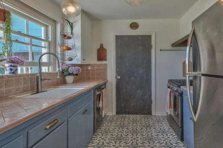 1022 Del Monte Boulevard, Pacific Grove, California 93950