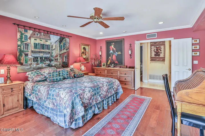 jPrimary Bedroom Suite2