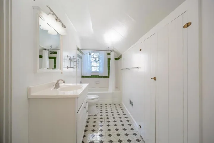 811 Alameda Avenue, Monterey, California 93940