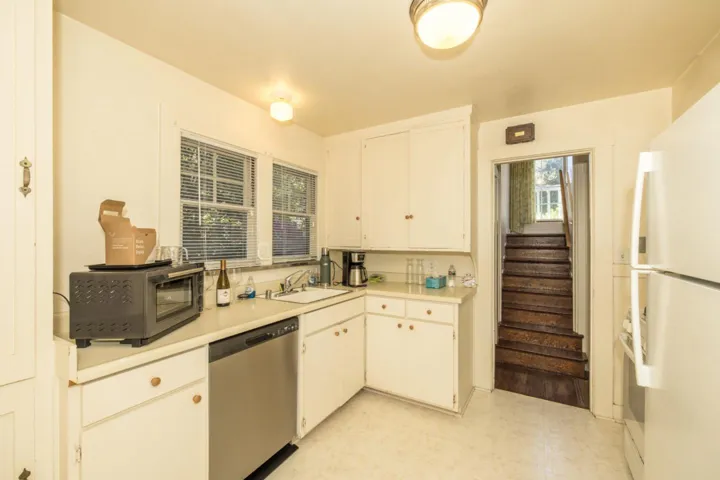 , Palo Alto, California 94301
