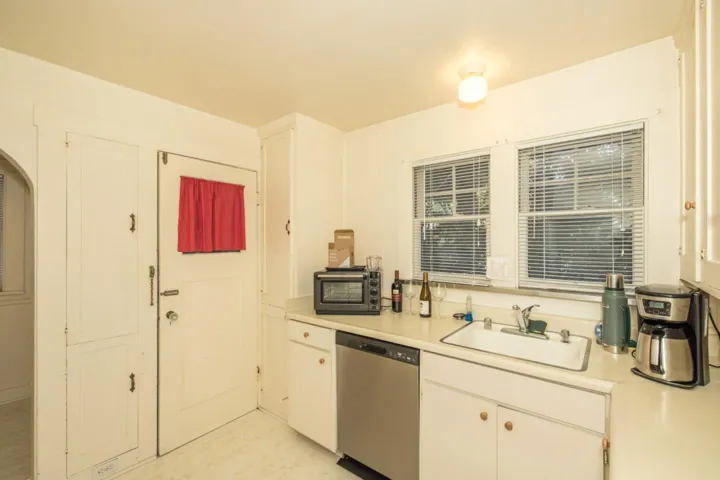 , Palo Alto, California 94301