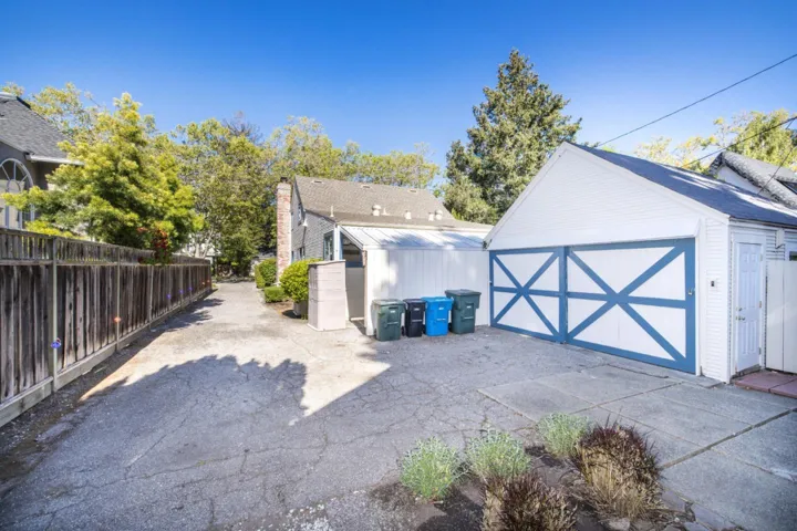 , Palo Alto, California 94301