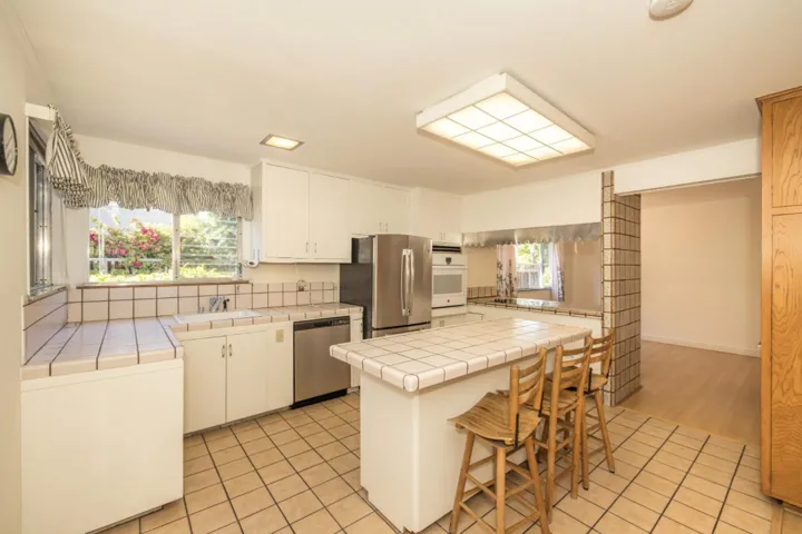 , Palo Alto, California 94301
