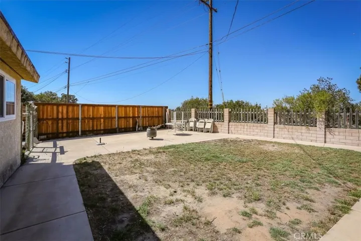 989 Via Esmeralda, Santa Maria, California 93455