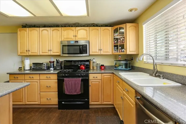 989 Via Esmeralda, Santa Maria, California 93455