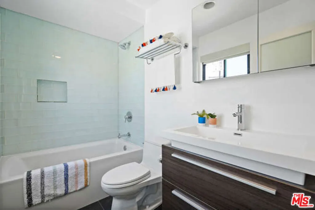 1128 15th Street 6, Santa Monica, California 90403 home-pic-26