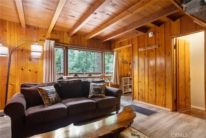 859 Fern Drive, Crestline, California 92325