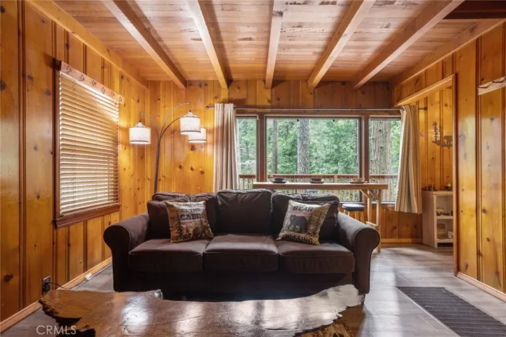 859 Fern Drive, Crestline, California 92325