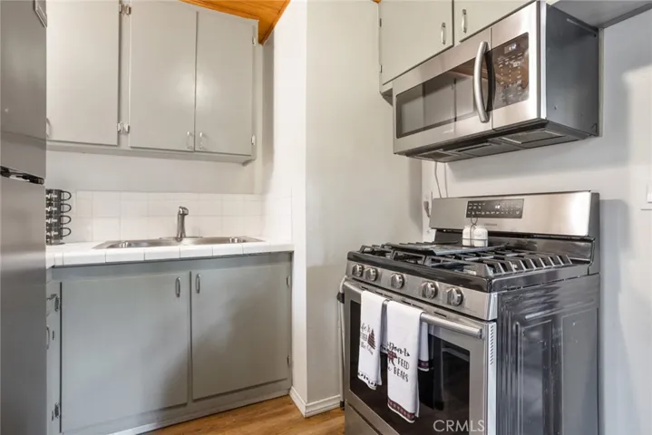 859 Fern Drive, Crestline, California 92325