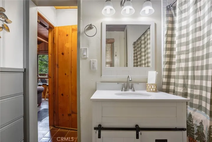 859 Fern Drive, Crestline, California 92325