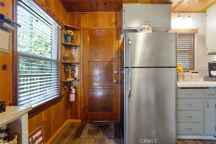 859 Fern Drive, Crestline, California 92325