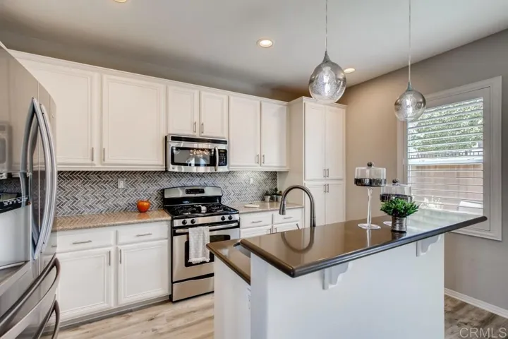 341 Cobalt Drive, Vista, California 92083