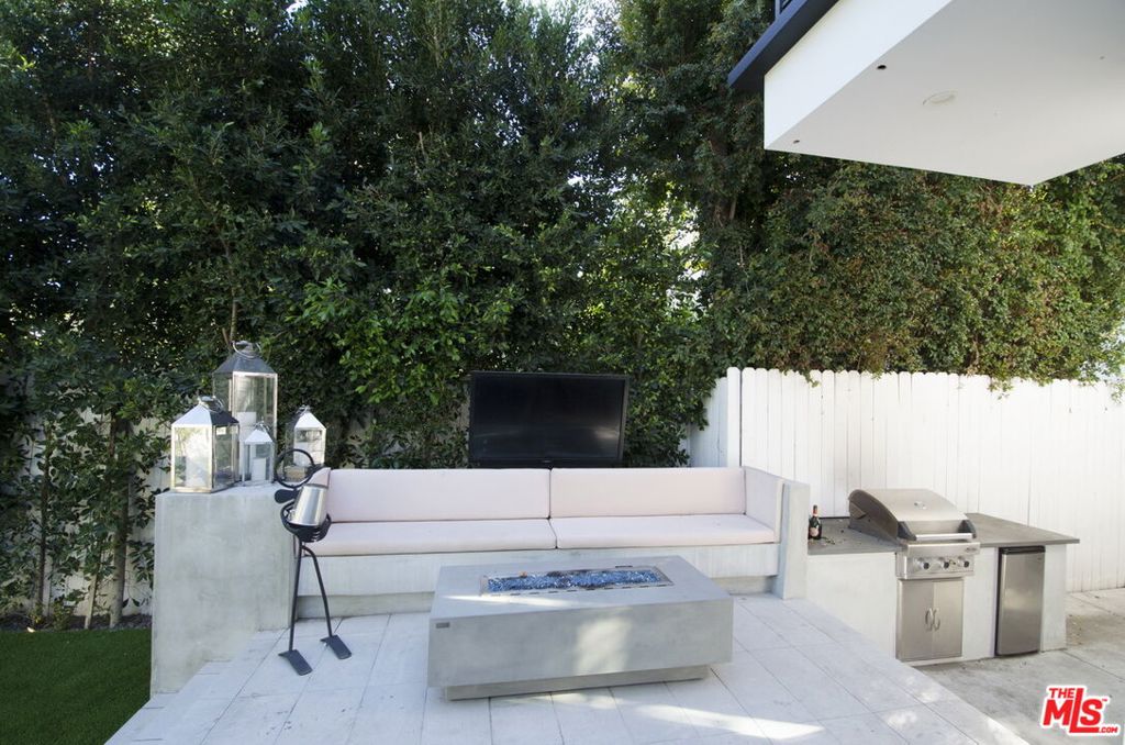 1738 Nichols Canyon Road, California home-pic-10