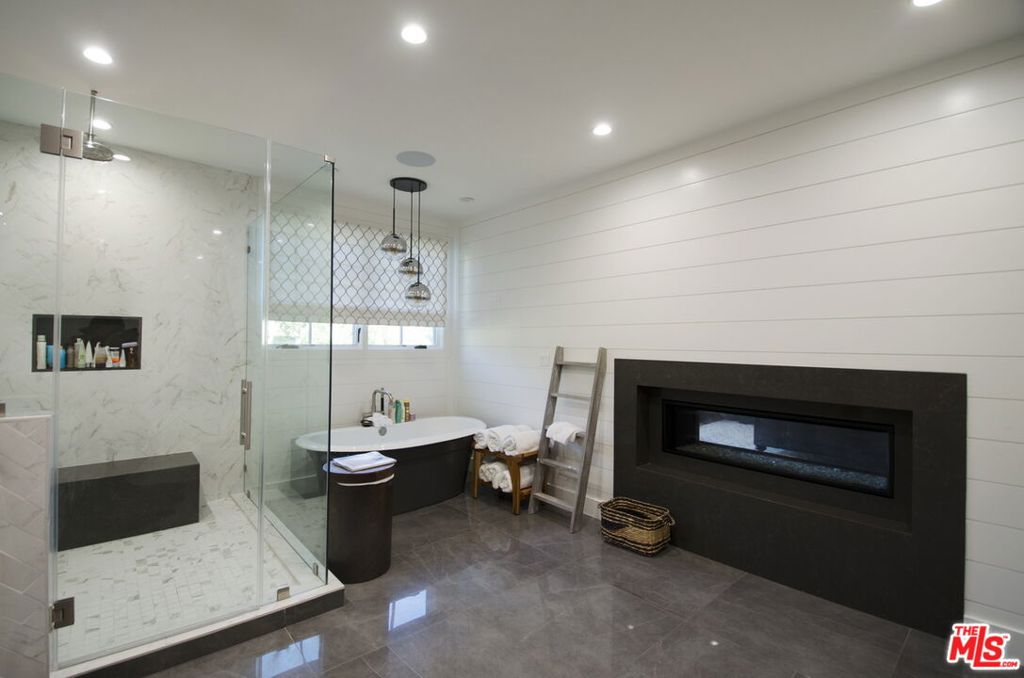 1738 Nichols Canyon Road, California home-pic-21