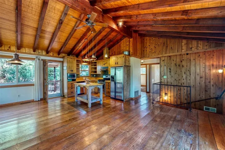 276 Chipmunk Drive, Twin Peaks, California 92391