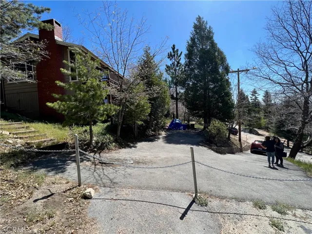 276 Chipmunk Drive, Twin Peaks, California 92391