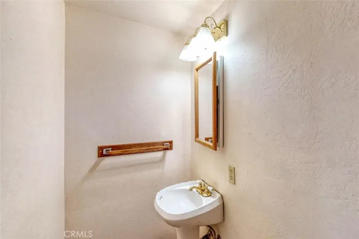 504 Millburn Road, Lake Arrowhead, California 92352
