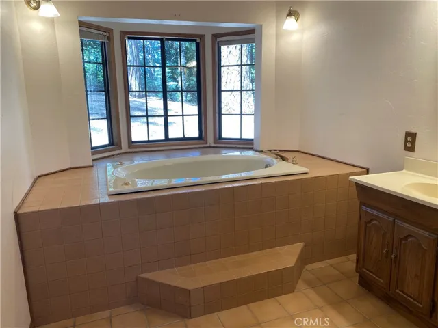 504 Millburn Road, Lake Arrowhead, California 92352