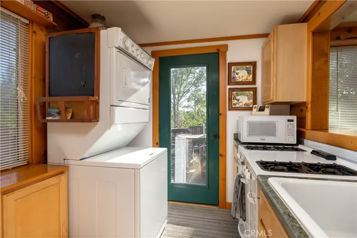 544 Waynoka Lane, Big Bear Lake, California 92315