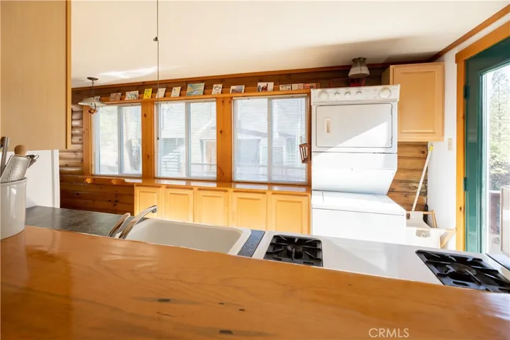 544 Waynoka Lane, Big Bear Lake, California 92315