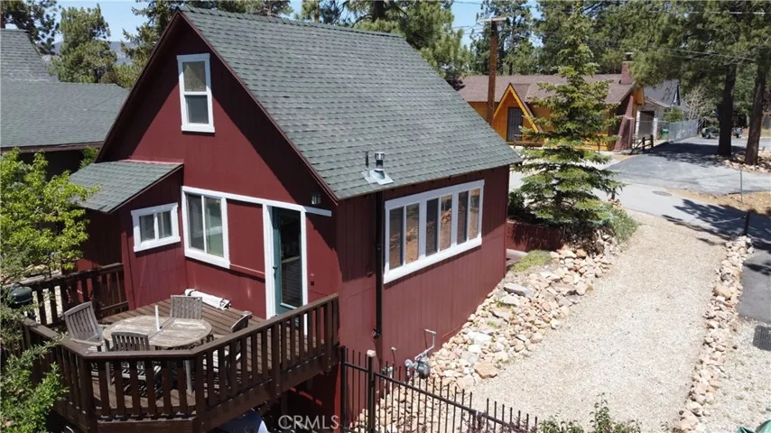 544 Waynoka Lane, Big Bear Lake, California 92315