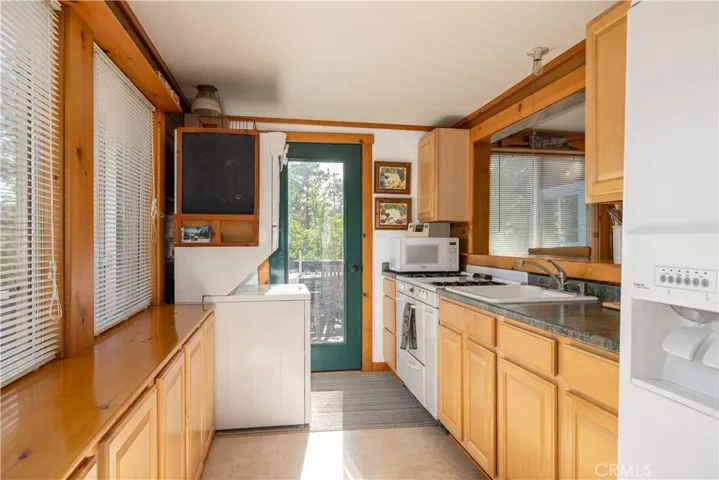 544 Waynoka Lane, Big Bear Lake, California 92315