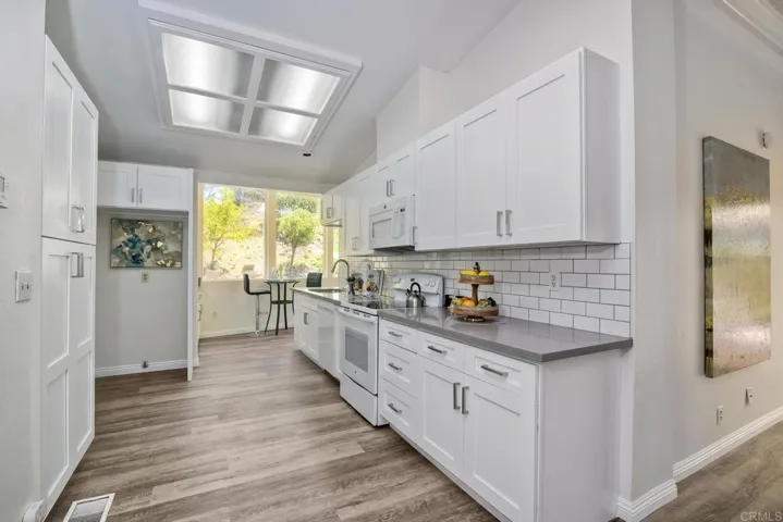 2010 W San Marcos Blvd. 33, San Marcos, California 92078