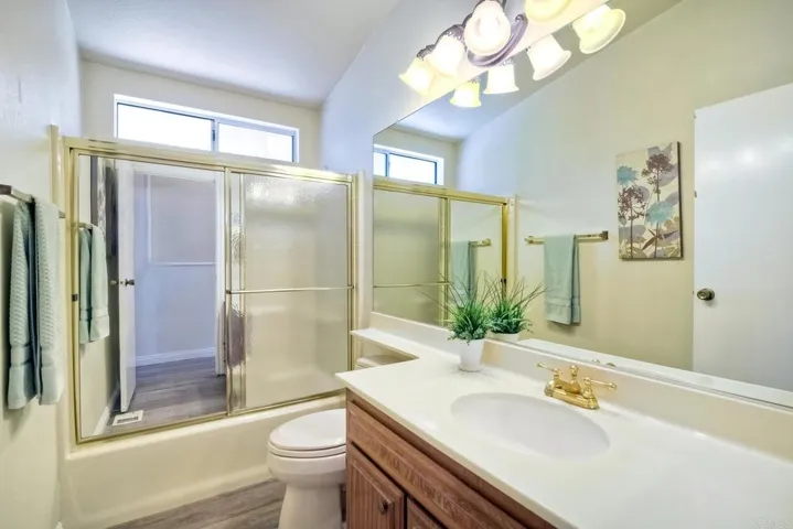 2010 W San Marcos Blvd. 33, San Marcos, California 92078