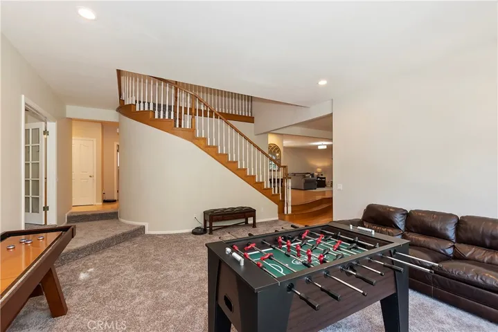 334 Riviera Drive, Lake Arrowhead, California 92352