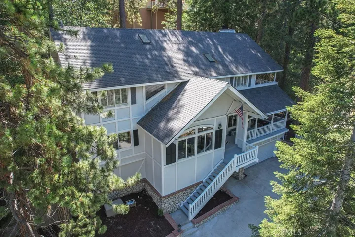 334 Riviera Drive, Lake Arrowhead, California 92352