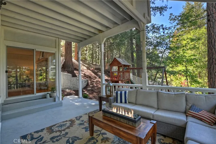 334 Riviera Drive, Lake Arrowhead, California 92352