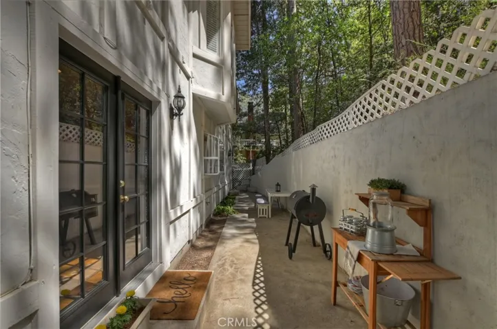 334 Riviera Drive, Lake Arrowhead, California 92352