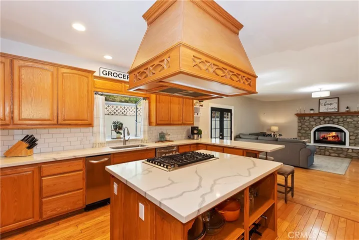 334 Riviera Drive, Lake Arrowhead, California 92352
