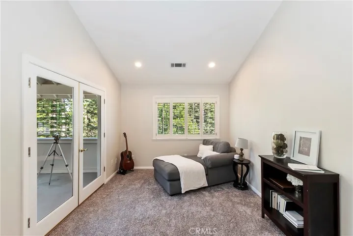 334 Riviera Drive, Lake Arrowhead, California 92352