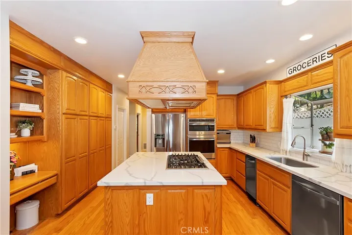 334 Riviera Drive, Lake Arrowhead, California 92352