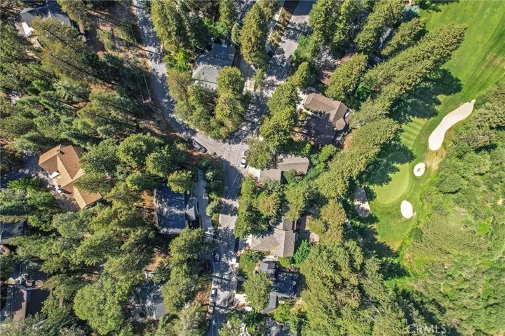 334 Riviera Drive, Lake Arrowhead, California 92352