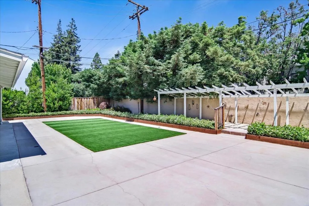 , California home-pic-37