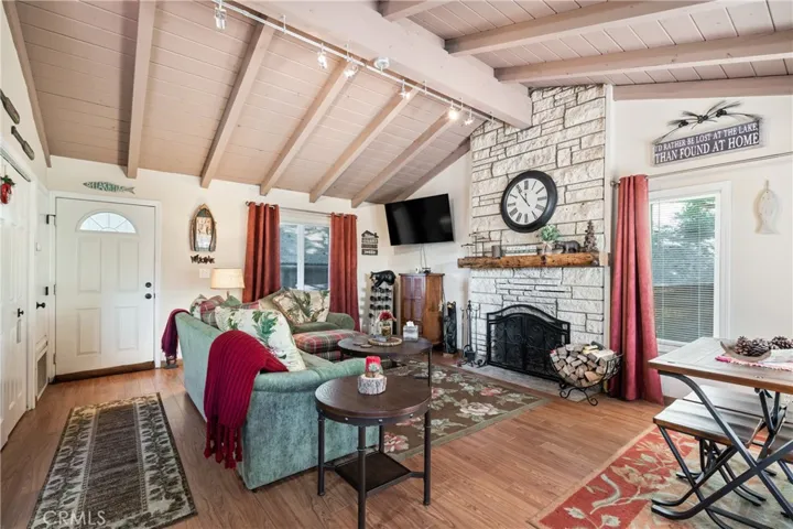 467 Thousand Pines Road, Crestline, California 92325