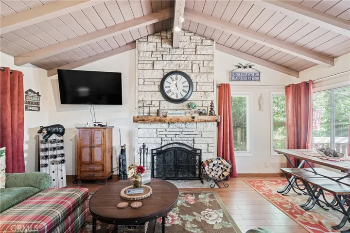467 Thousand Pines Road, Crestline, California 92325
